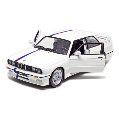 BMW M3 (E30) 1988 em Escala 1:24
