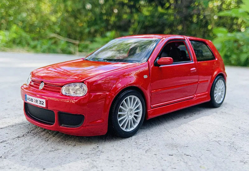 Volkswagen Golf R32 - Miniatura 1:24