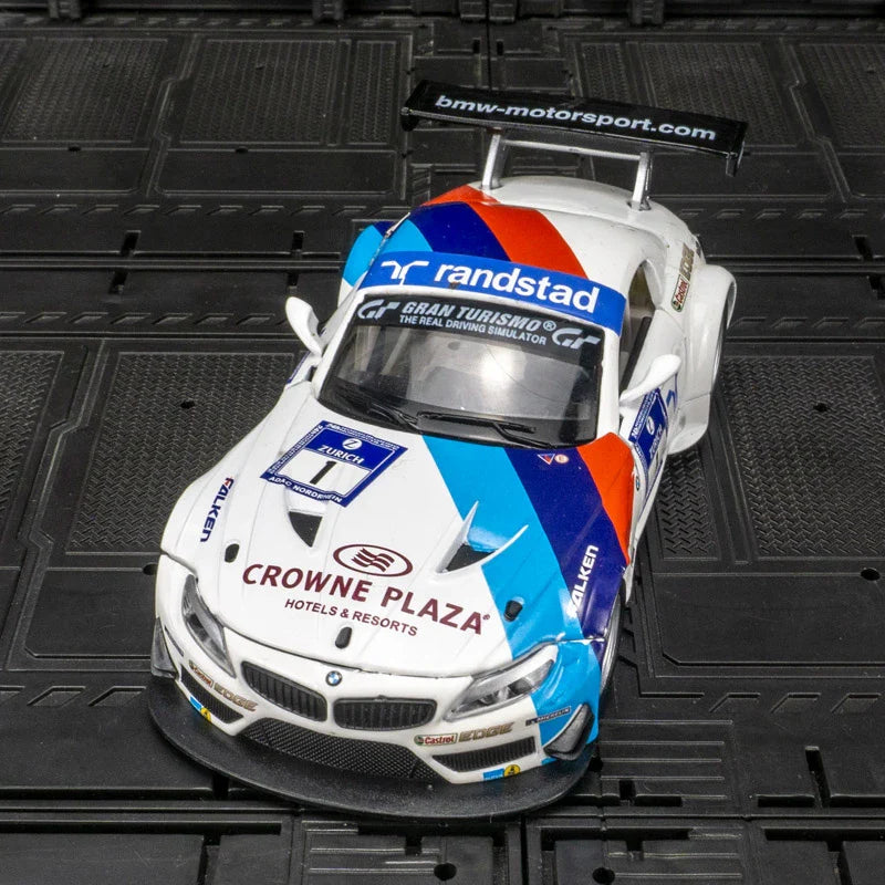 BMW Z4 GT3 em Escala 1:32