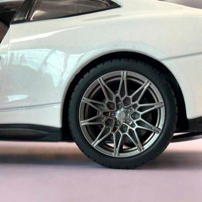 BMW M4 G82 em Escala 1:24