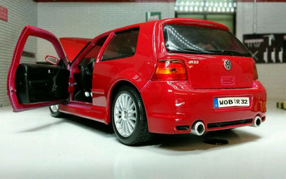 Volkswagen Golf R32 - Miniatura 1:24