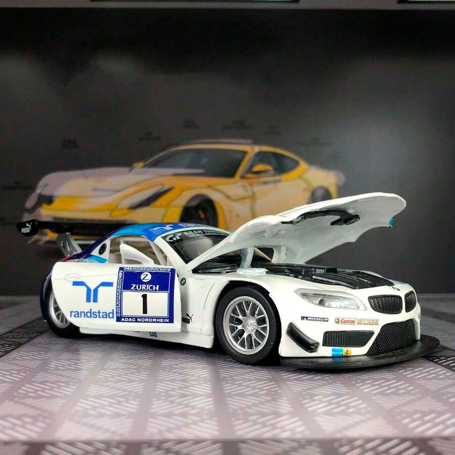 BMW Z4 GT3 em Escala 1:32