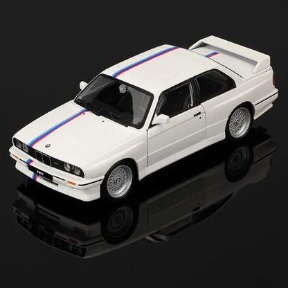 BMW M3 (E30) 1988 em Escala 1:24
