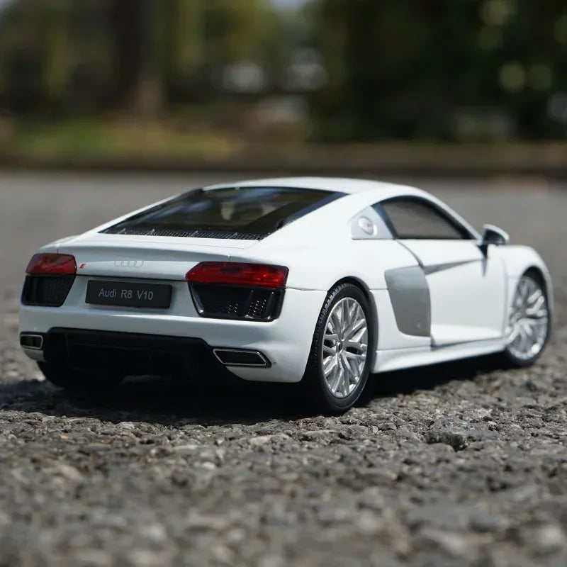 Audi R8 V10 1:24