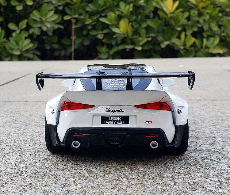 Toyota GR Supra Racing em Escala 1:22