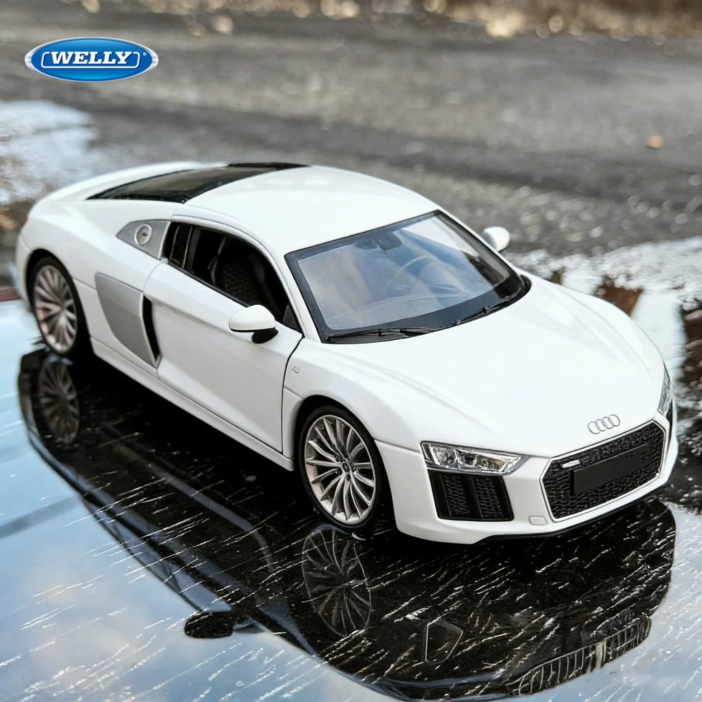 Audi R8 V10 1:24