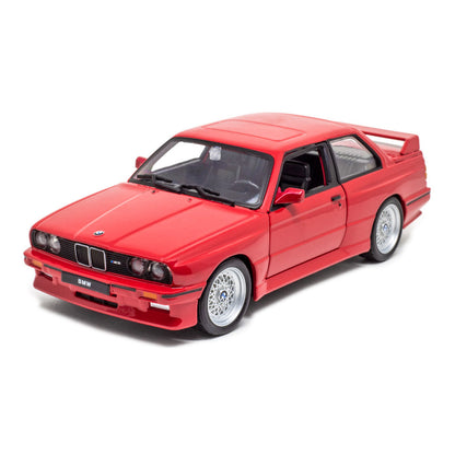 BMW M3 (E30) 1988 em Escala 1:24